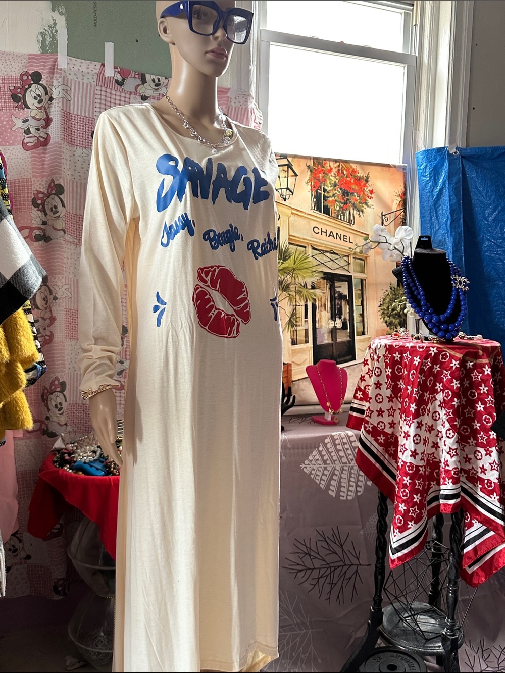 Savage Ivory Graphic Long Sleep Dress with Red Lip Print